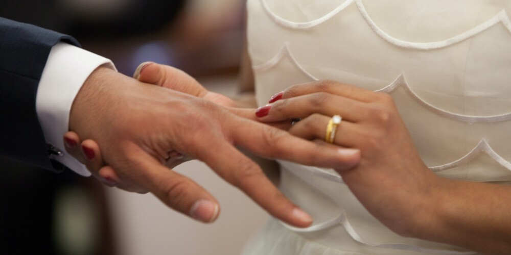 Gibraltārs pandēmijas laikā kļuvis par kāzu "karsto punktu" - precēties brauc pāri no visas pasaules