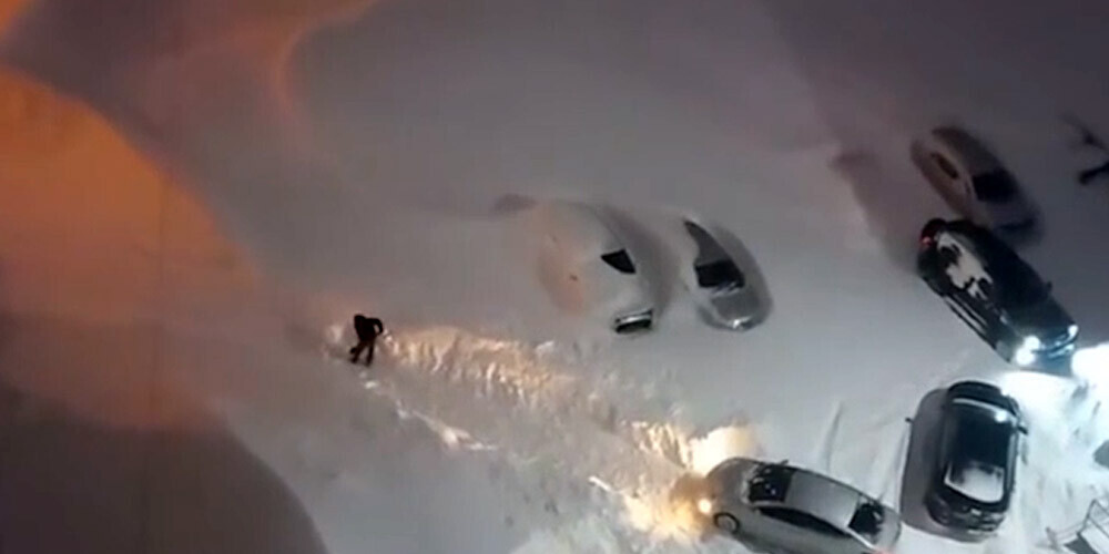 Noriļskā snieg jau gandrīz nedēļu, iedzīvotāji kupenās nevar atrast savas automašīnas