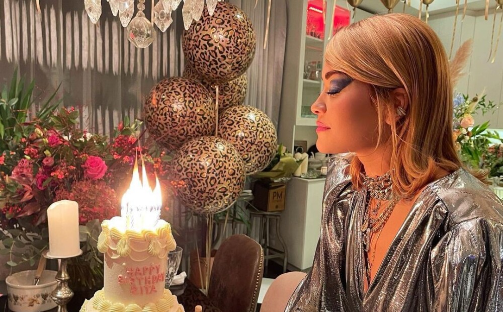 Rita Ora Enfreint Les Regles De Quarantaine Et Celebre Son Anniversaire Dans Un Restaurant Avec 30 Amis Nouvelles Du Monde Rita Ora Enfreint Les Regles De Quarantaine Et Celebre Son Anniversaire Dans Un Restaurant Avec 30 Amis Nouvelles Du Monde