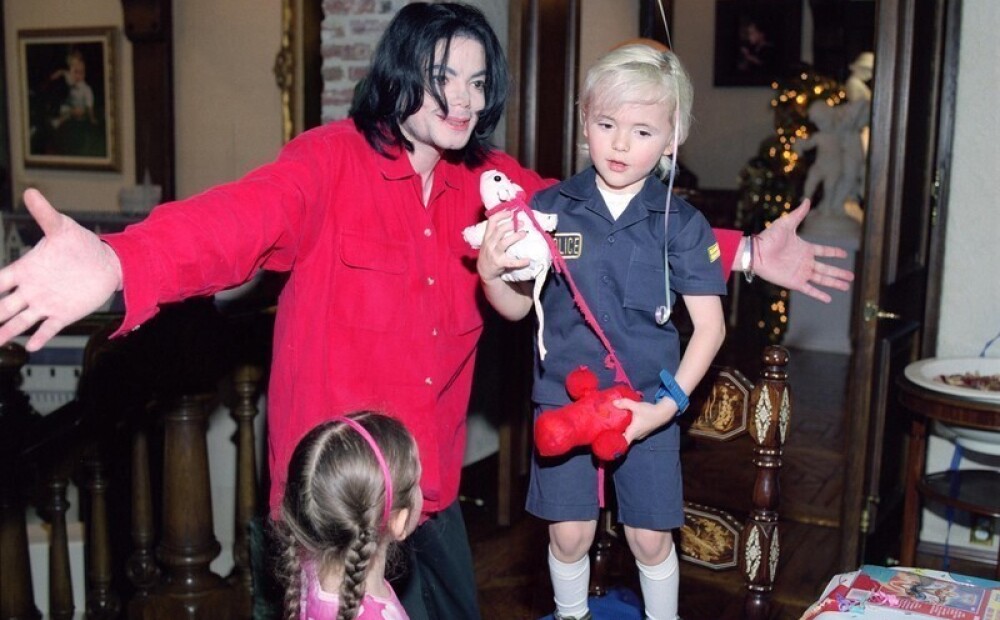 Michael Jackson’s ex-wife told about the king of pop music’s relationship with his children