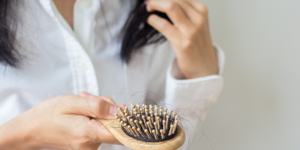 Всего один витамин: как остановить выпадение волос