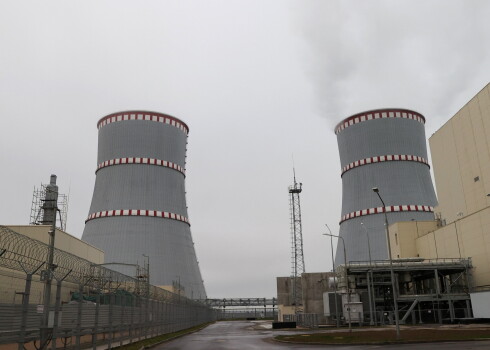Lietuva lūdz Baltkrieviju sniegt informāciju par iespējamu incidentu Astravjecas atomelektrostacijā
