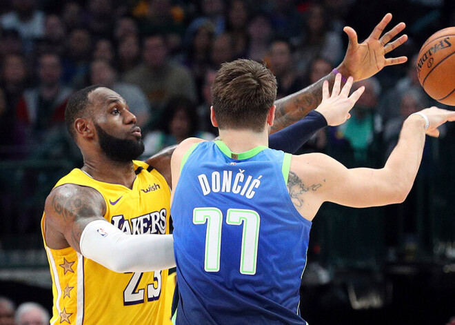 "Mavericks" NBA jauno sezonu Ziemassvētkos iesāks pret čempioni "Lakers"