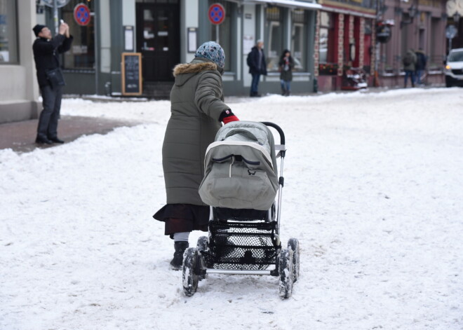 Tiks atjaunots atbalsts vecāku pabalsta saņēmējiem