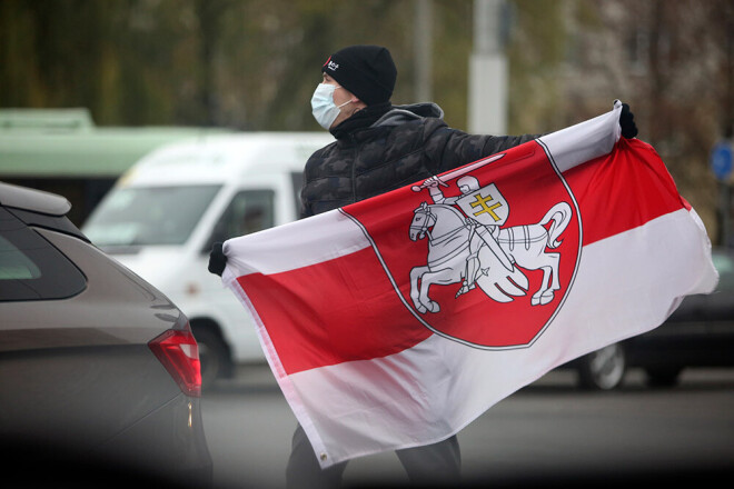 Visiem baltkrieviem, kuri Lietuvā ierodas humānu iemeslu dēļ, nacionālās vīzas tiks izsniegtas bez maksas.