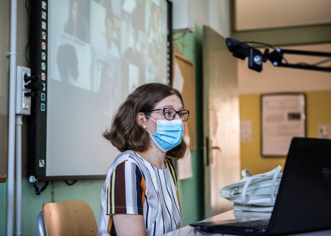 Skola pieprasa vecākiem naudu, lai nopirktu jaunas filmēšanas kameras