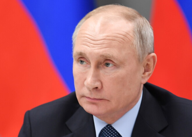 Putins uzdod nākamnedēļ sākt masveida vakcināciju pret Covid-19