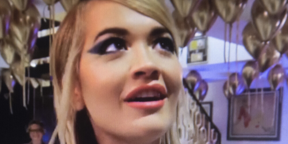 Rita Ora savā 30. dzimšanas dienā.