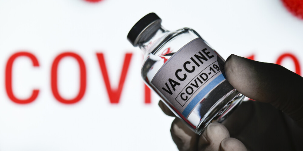 Ir cerība pirmās 6000 vakcīnas pret Covid-19 saņemt līdz Ziemassvētkiem, pauž VM valsts sekretāre