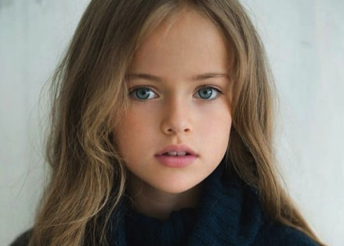 Kristīna 9 gadu vecumā.