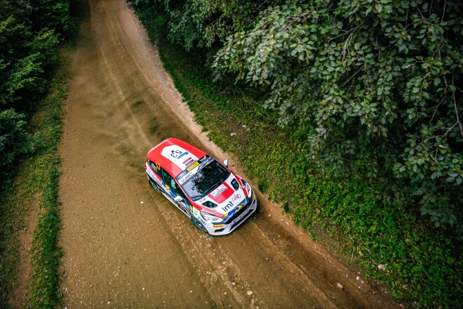 Latvijas ekipāžas triumfs Igaunijas rallijā.