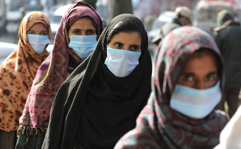 Indijā ar pagaidām neskaidru saslimšanu slimnīcā nogādāti vairāk nekā 140 cilvēki
