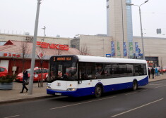 Uz pusi samazinājies pasažieru skaits Rīgas sabiedriskajā transportā