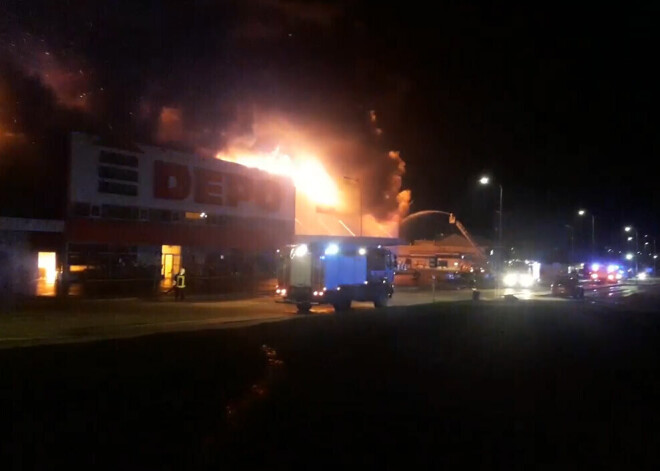 В Резекне выгорел магазин Depo