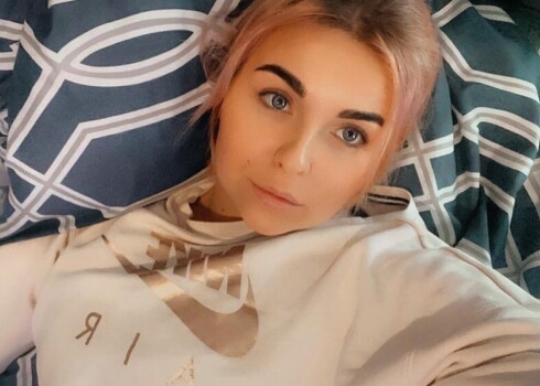 "Absolūti aizmirsu, ka man tur no iepriekšējā gada ir kāds nenomaksāts rēķins," tā Nikola, kas šī uzņēmuma kliente ir jau kopš triju gadu vecuma.