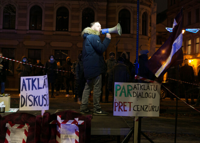 Ne visi "Tautas sapulces" apmeklētāji pēc pasākuma devās mājās. Liela daļa nolēma uzkavēties Vecrīgā un tās tuvumā.