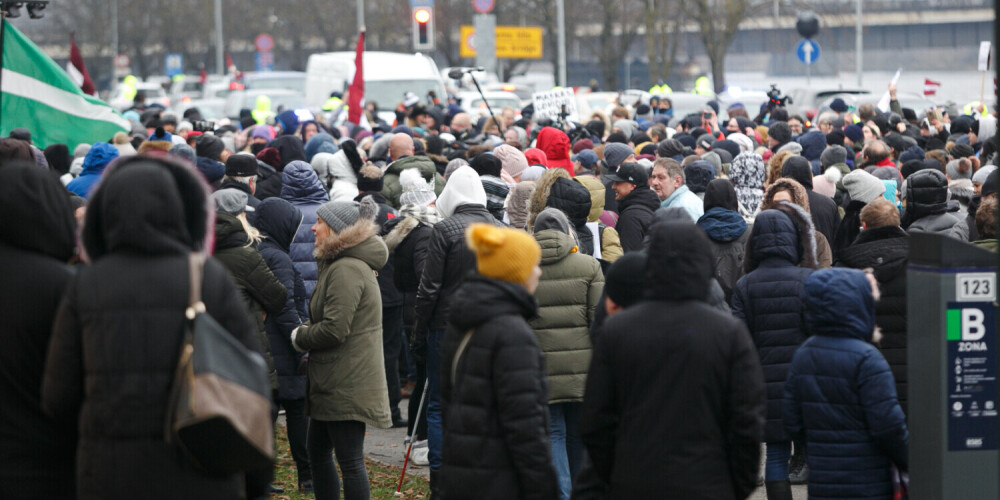 Epidemiologs pauž bažas par sestdien Rīgā notikušo protestu ietekmi uz epidemioloģisko situāciju