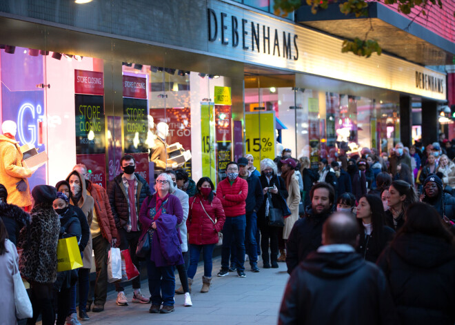 Pēc negaidītā "Debenhams" paziņojuma Latvijas un Igaunijas veikali sola turpināt darbu