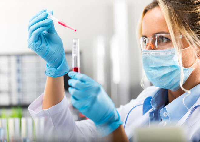 В ВОЗ призывают не паниковать из-за обнаружения новой мутации коронавируса в Британии