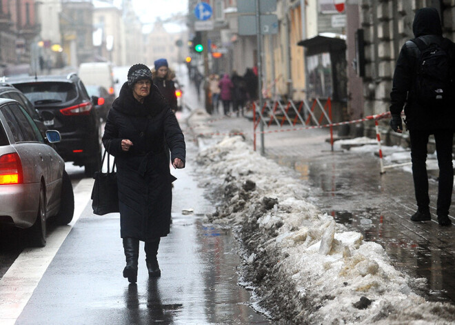 Trešdien Latvijā gaidāms lietus un apledojums