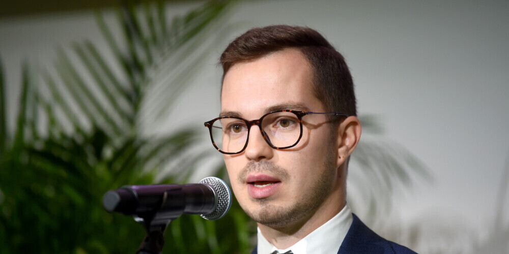 28-летний Плешс стал новым министром среды и регионального развития