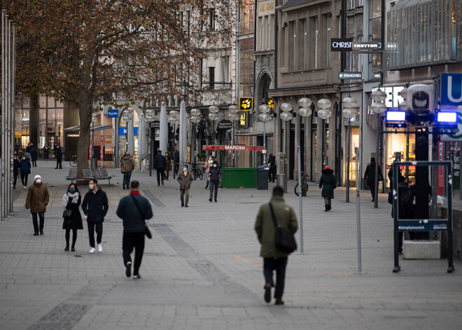 Vācijā pirmo reizi jaunu Covid-19 gadījumu skaits diennaktī pārsniedz 30 000