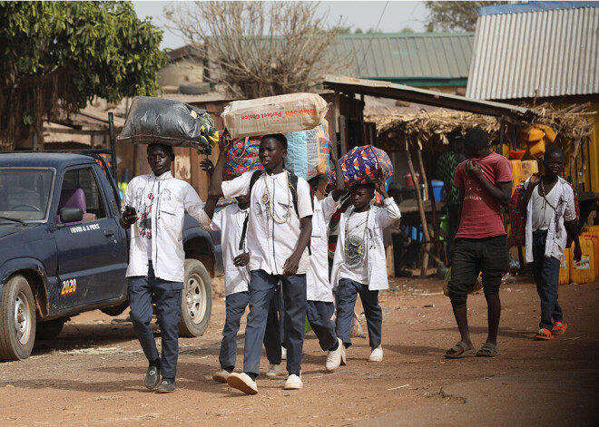 Nigērijā atbrīvoti 344 džihādistu "Boko Haram" nolaupītie skolnieki