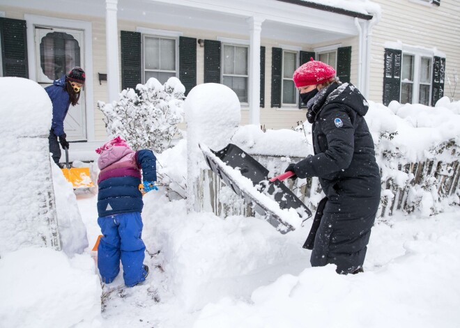 FOTO: zināms, kur palicis viss mūsu sniegs - Bostonā 