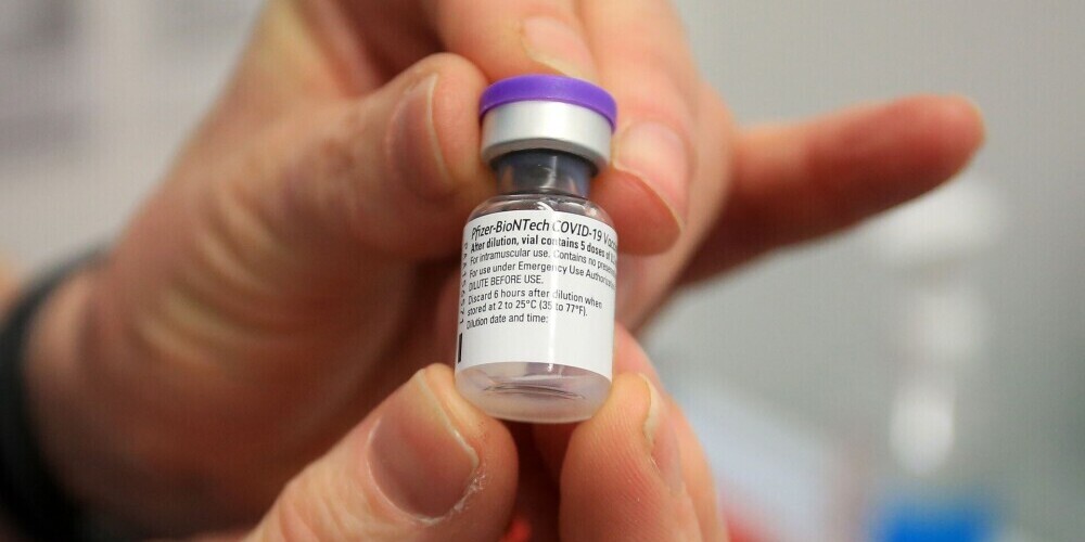 Сначала вакцинировать против Covid-19 планируется 4875 медиков