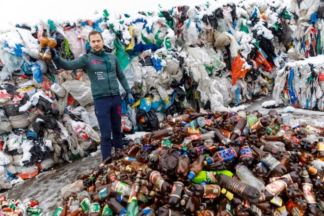 Trīs dienās 9313 atkritumu vienības – vides aktīvists Tālis Banga rāda, ko savācis saviem spēkiem.