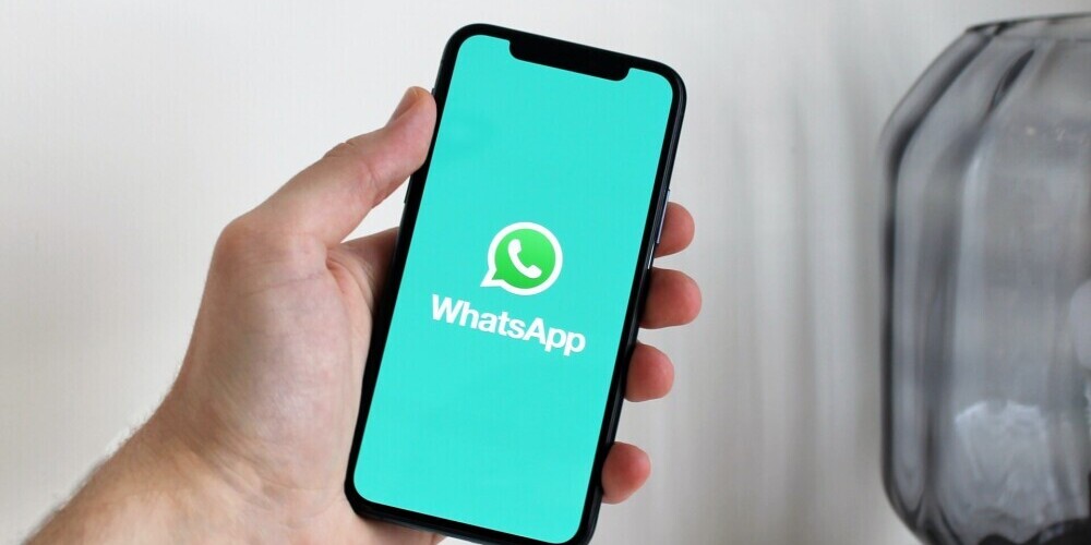 Vecāku telefonu modeļu īpašnieki no 1. janvāra vairs nevarēs izmantot "WhatsApp"