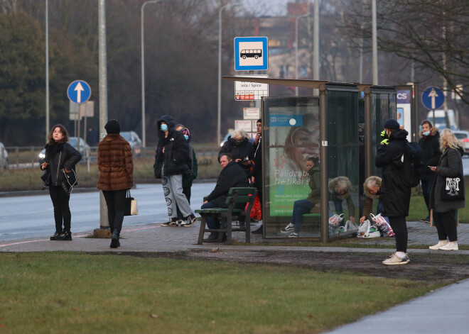 Valdība lēmusi no šodienas ieviest komandantstundu un pagarināt ārkārtējo situāciju