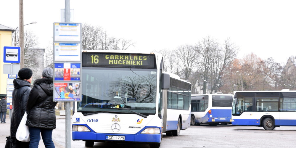Пока нет ясности, будет ли в комендантский час ограничено движение общественного транспорта в Риге