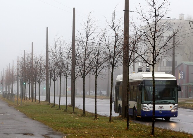 Rīgas satiksme: reisi, kas paredzēti pēc komandantstundas spēkā stāšanās, tiks atcelti