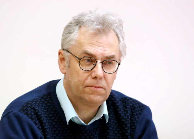 Perevoščikovs: skolēnu nepiedalīšanās klātienes mācībās dod ļoti labu efektu Covid-19 izplatības ierobežošanai skolās