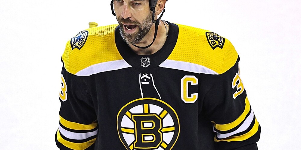 NHL vecākais hokejists Zdeno Hāra pēc 14 sezonām pametis Bostonas "Bruins"