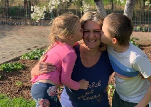 "Иногда нужно нарушить закон, чтобы совершить благо": Кристине Мисане наконец отмечает праздники с детьми