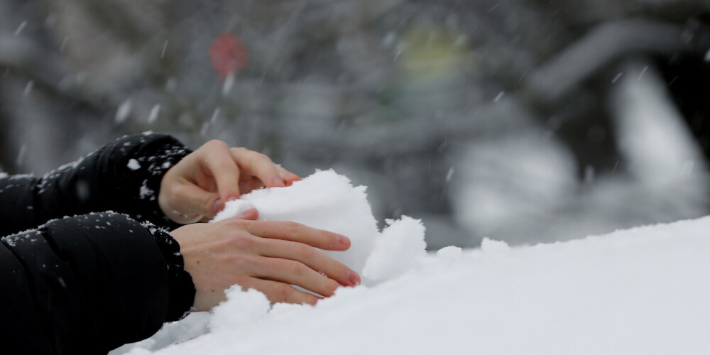 Sniega segas biezums Dagdā pieaudzis līdz 17 centimetriem