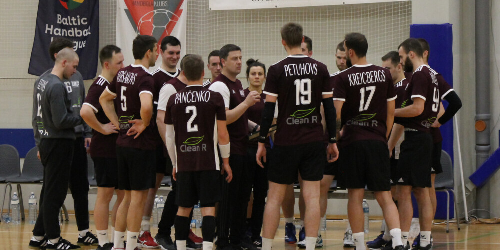 Latvijas handbola izlase uz Eiropas čempionāta kvalifikācijas pirmo spēli dodas ar pieciem debitantiem sastāvā