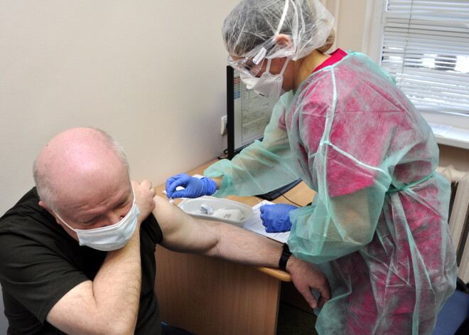 Brīvdienās ieturot pauzi, Latvijā līdz šim sapotēti 2923 cilvēki