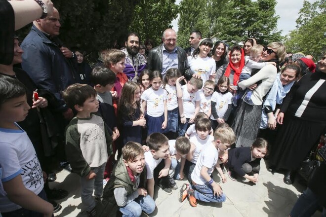 Jēzus Kristus tautas tiešie pēcteči – asīrieši Gruzijas kalnos tiekas ar šīs zemes laicīgās un garīgās varas pārstāvjiem.