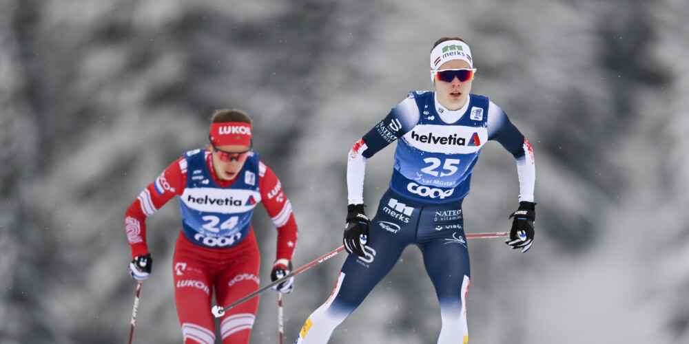 Tour de Ski (TdS) ir distanču slēpošanas sacensības, kas notiek Centrāleiropā katru gadu kopš 2006. gada, iespaidojoties no Tour de France riteņbraukšanas sacensībām. Katras no Tour de Ski sacensībām ir sastāvējušas no sešiem līdz deviņiem posmiem, kas notikuši decembra beigās un janvāra sākumā Čehijā, Vācijā, Itālijā un Šveicē. Vīriešu un sieviešu sacensības notiek kopīgi, tajos pašos datumos, atšķiroties tikai sacensību distances garumam. 2017. gada janvārī par pirmo Tour de Ski startējušo un finišējušo Latvijas sportistu kļuva Indulis Bikše.