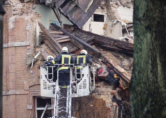 Āgenskalnā sprādzienā cietušās mājas iedzīvotāju pārstāvis norāda uz koordinācijas trūkumu seku novēršanā