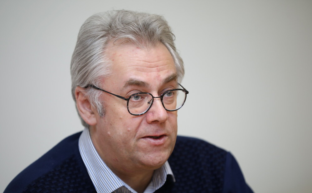 Perevoščikovs: pacientu skaits slimnīcās februārī var sasniegt 2000, nedrīkst atvieglot ierobežojumus