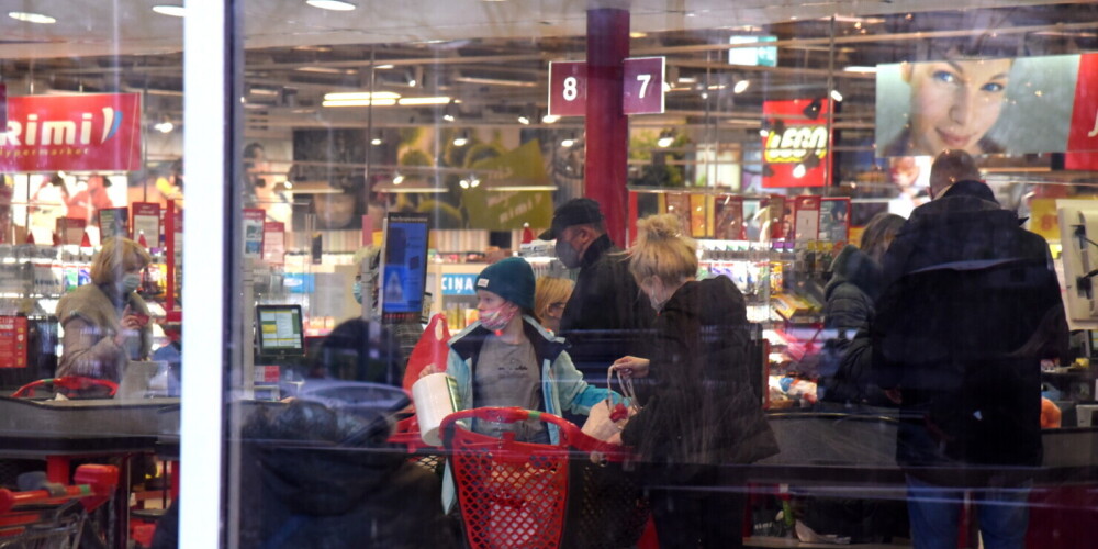 "Абсурд": Минэкономики думает, как позволить работать всем магазинам