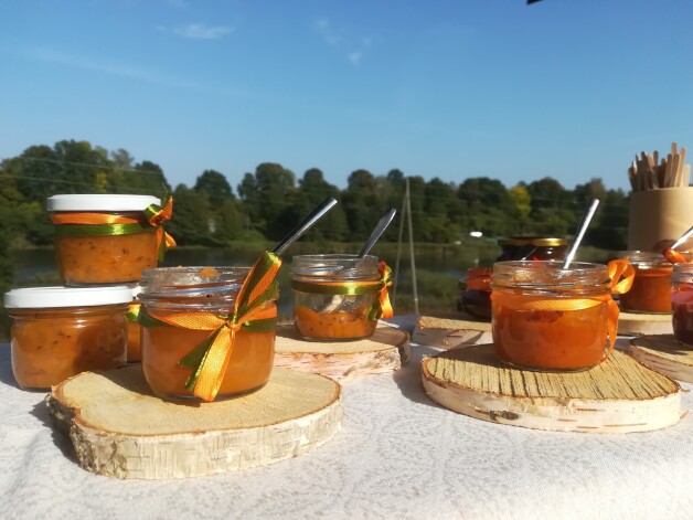 Burkānu ievārījums līdztekus sklandraušiem kļuvis par unikālu Alsungas produktu.
