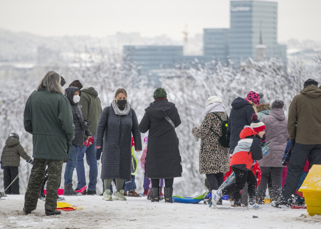 Lietuvā ar jauno koronavīrusu inficējušies vēl 1490 cilvēki; 24 miruši