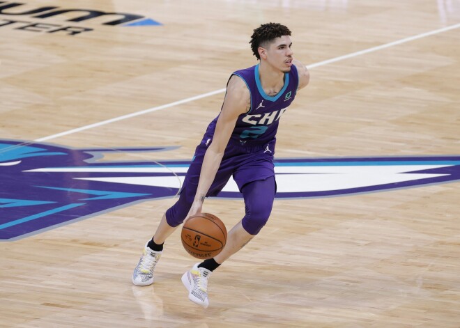 Lamelo Bols kļuvis par visu laiku jaunāko "triple-double" iekrājušo basketbolistu NBA vēsturē