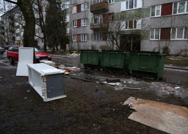 Мусоропроводы в рижских многоэтажных зданиях должны быть закрыты