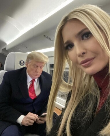 Ivanka Trampa ar tēvu Donaldu Trampu šā gada janvāra pirmajās dienās.